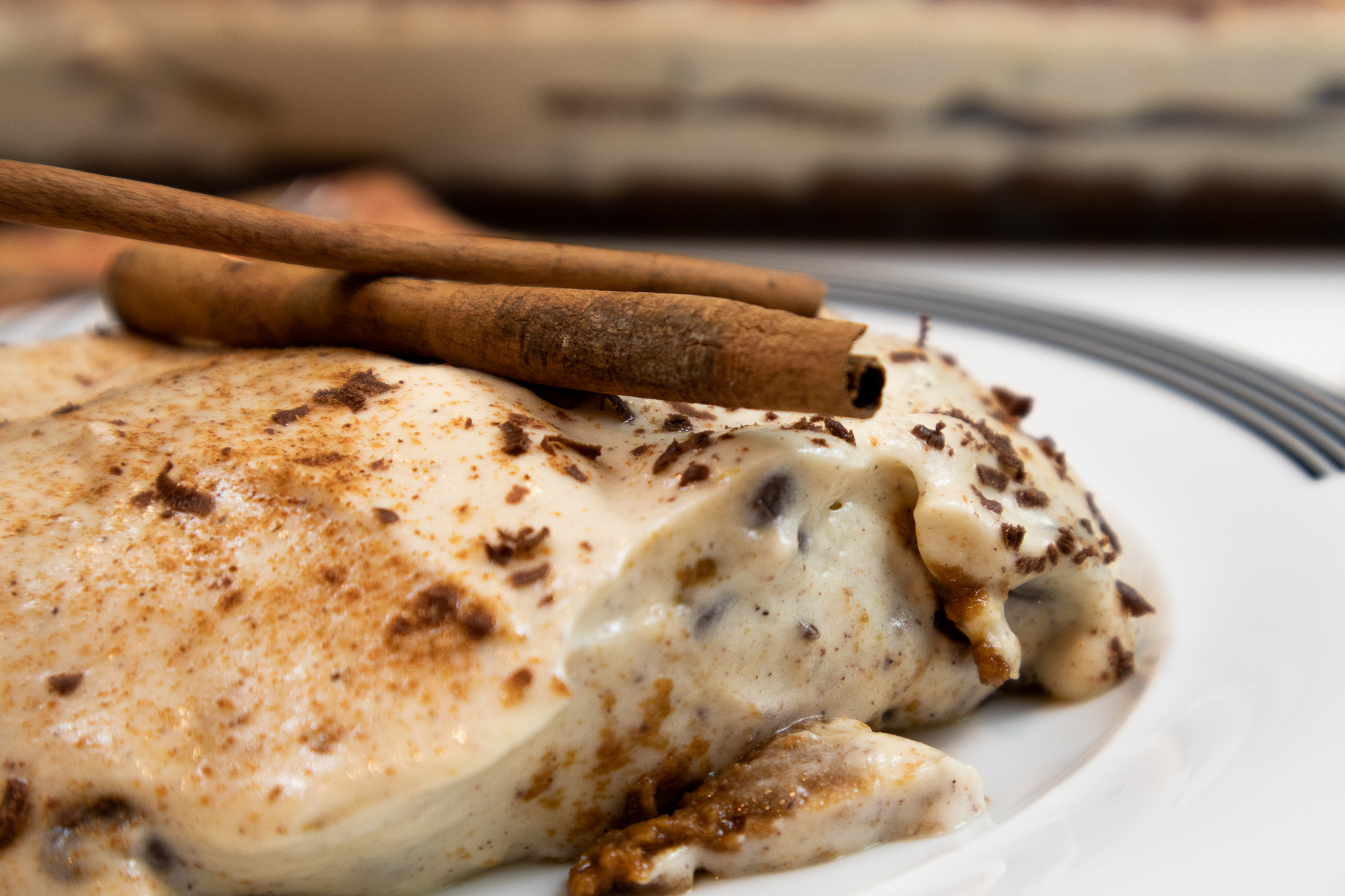 Cinnamon tiramisu with Biscoff biscuits and chocolate flakes, italian tiramisu recipe