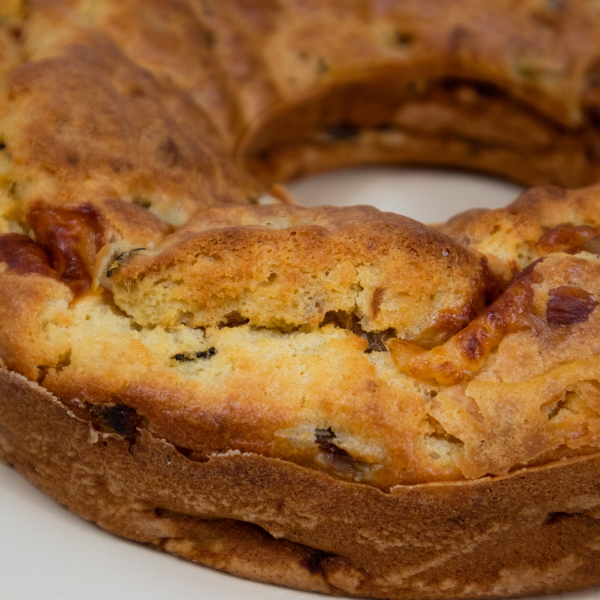 Ciambella salata zucchine e formaggio || Courgettes and cheese savoury ring&nbsp;cake